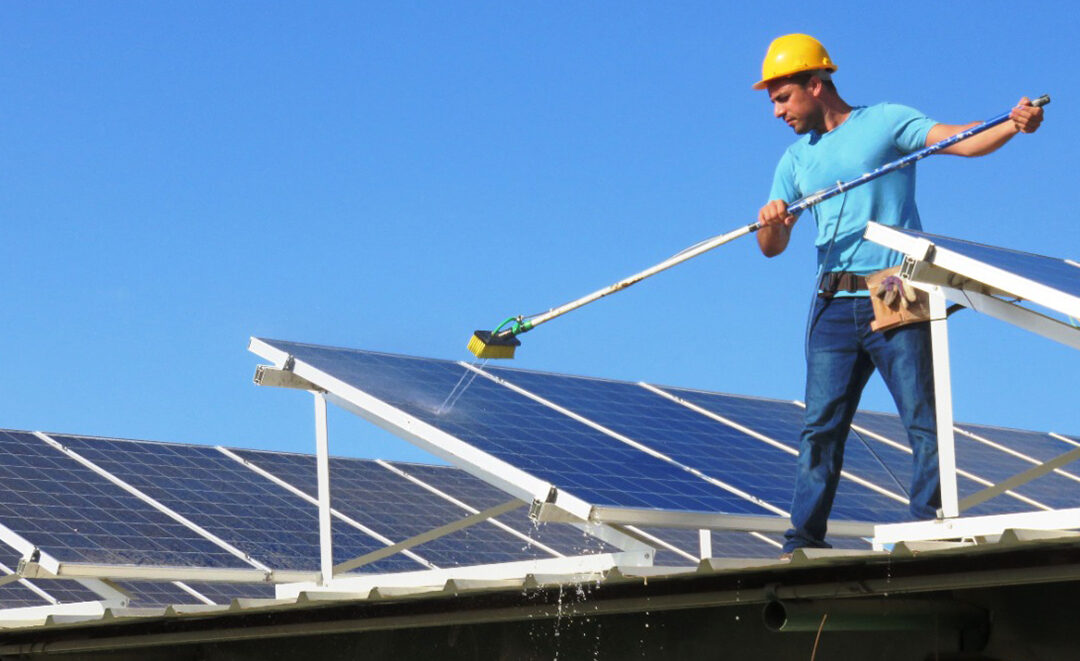 La importancia de la limpieza de los paneles solares